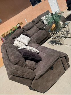 Grey sectional recliner couch 🛋️