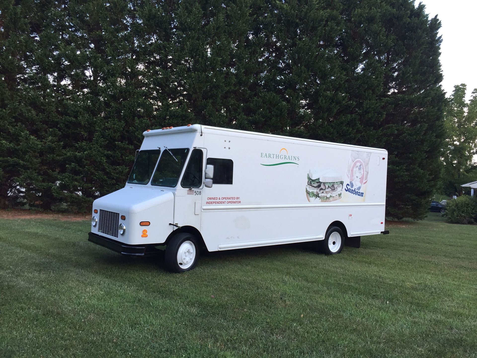 *** 1997 Freightliner MT45 Grumman Olson 18' Cargo Body StepVan ****