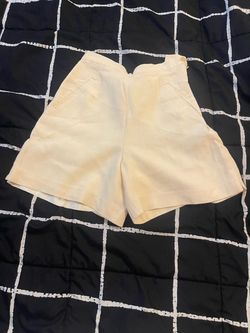 Ann Taylor LOFT Cream Tailored Shorts – Size 4 Wool Blend