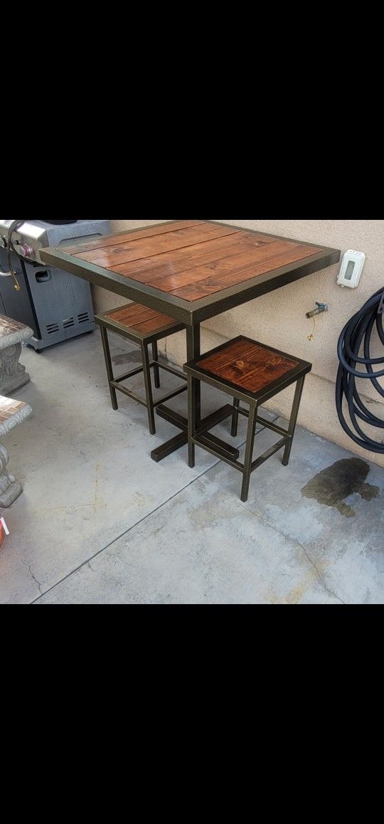 Bar Table