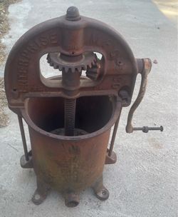 Antique enterprise mfg 2092 cast iron 8 quart fruit wine or lard press