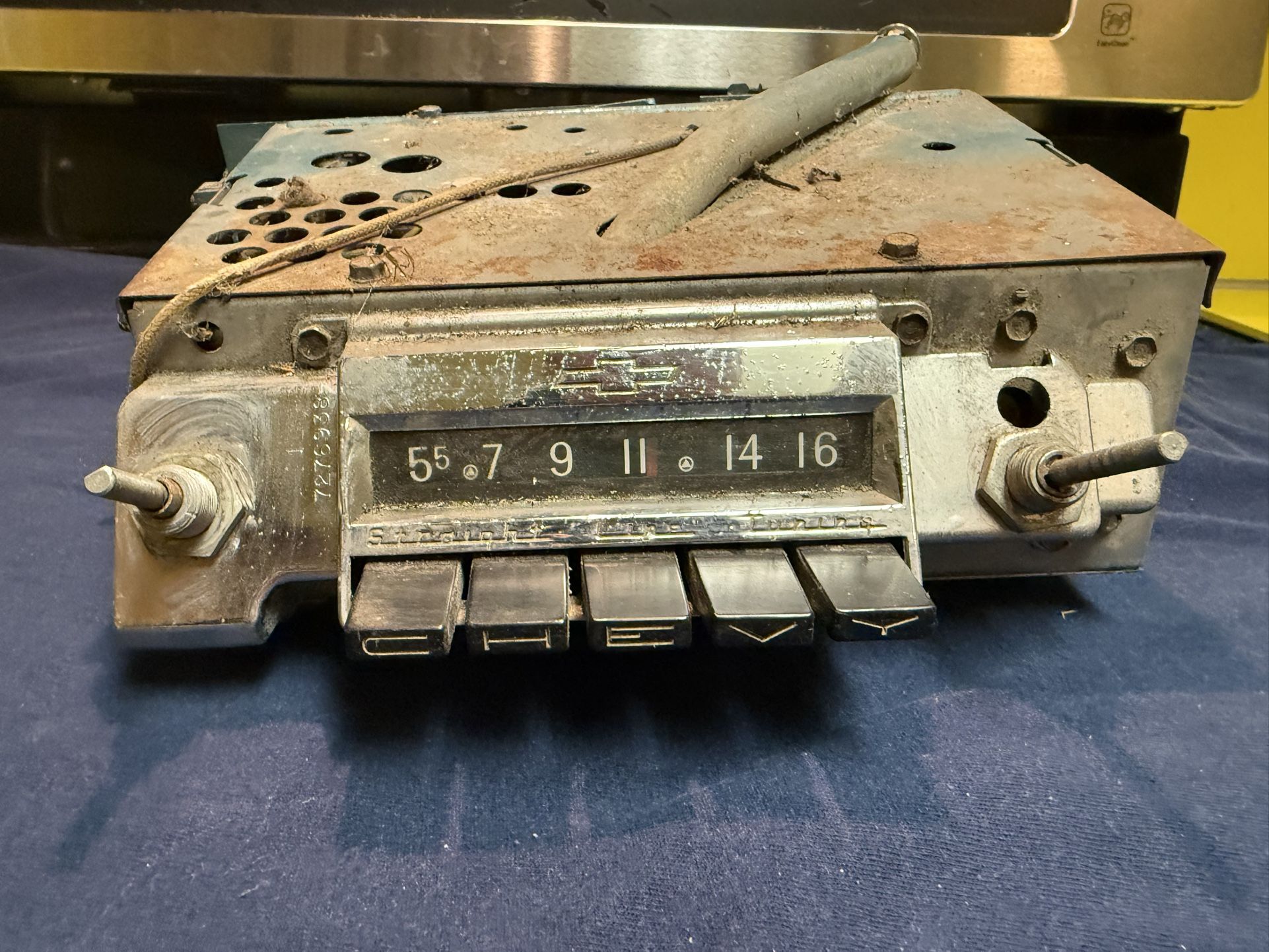 61 62 Chevrolet In Paula – Am Radio Straight Line Tuning  Oem