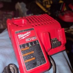 Milwaukee Duel Charger M12 &M18