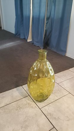 Green glass decorative vase