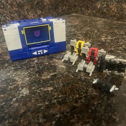 Transformers Studio Series 86 Soundwave + cassettes