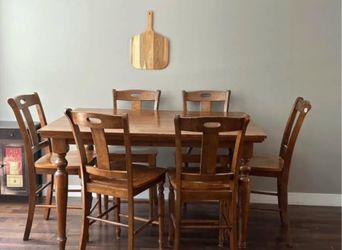 Hightop table with internal expansion and 6 Hightop chairs
