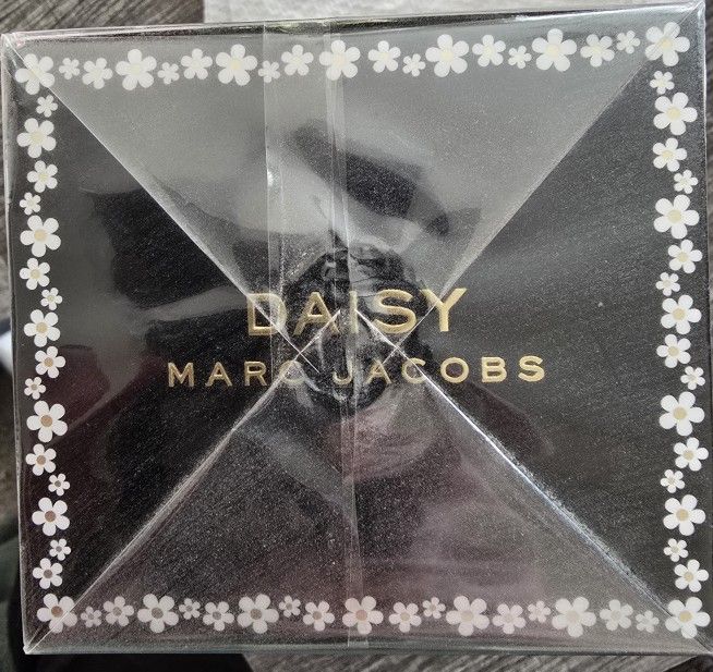 Marc jacobs daisy perfume new