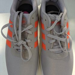 Adidas Boys Size 4 1/2 Shoes 