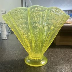 Yellow Green Hobnail Glass Fan-Shaped Footed Vase Decorative