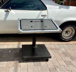 Rolling Pedal Board Stand with Carpet Surface