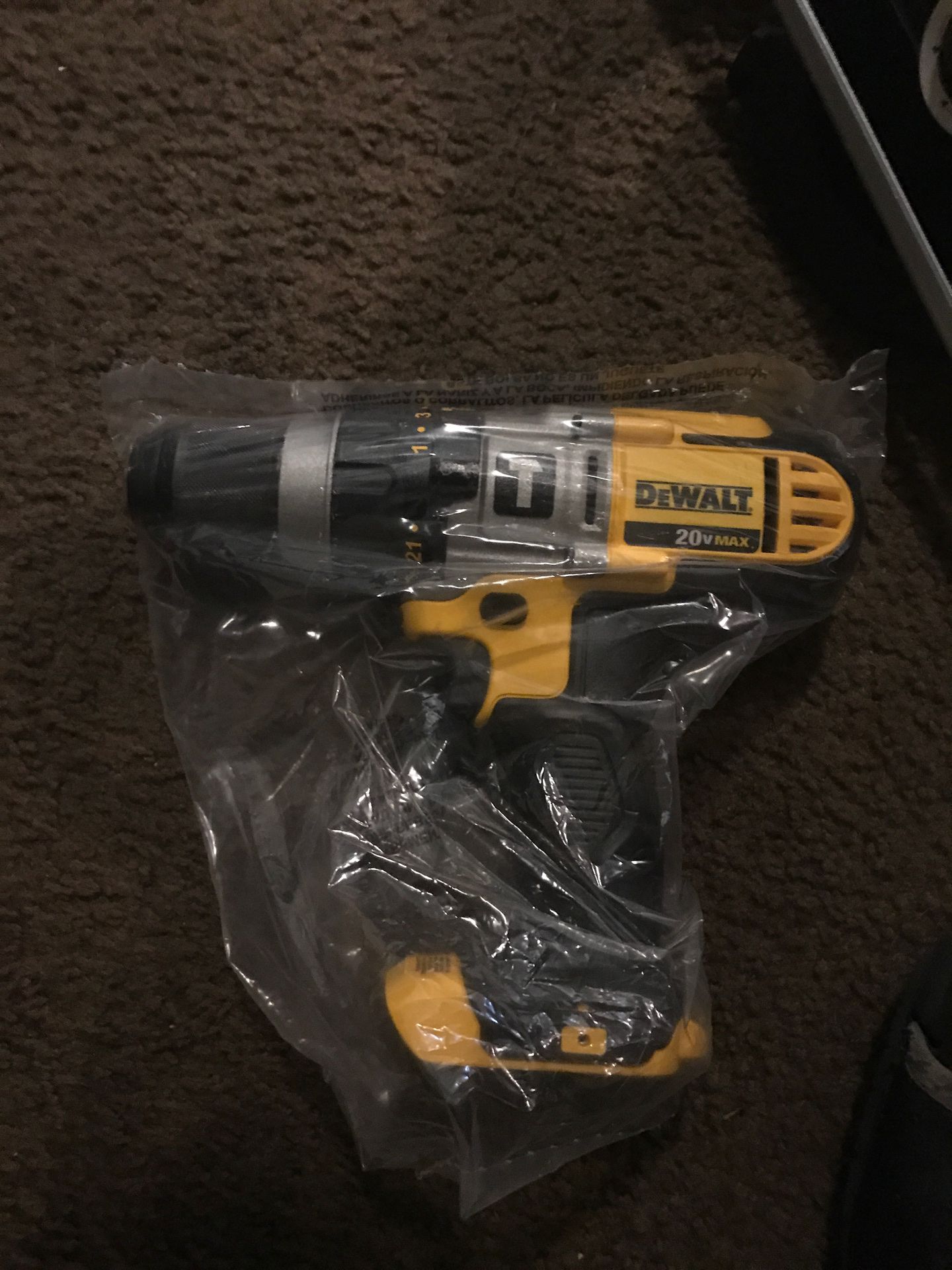 Power drill with battery