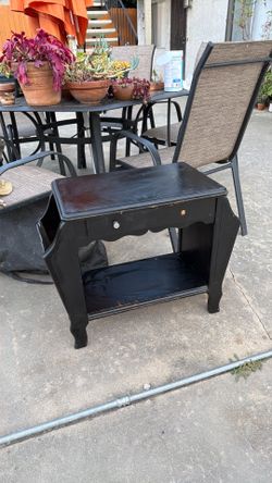 Side table/magazine holder with drawer
