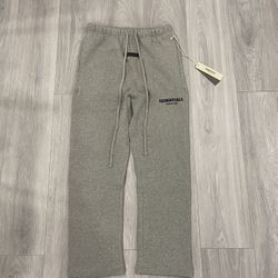 Dark Oatmeal essentials sweatpants Relaxed, size small brand new in bag!!!