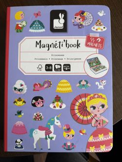 Princesses Magnet Book