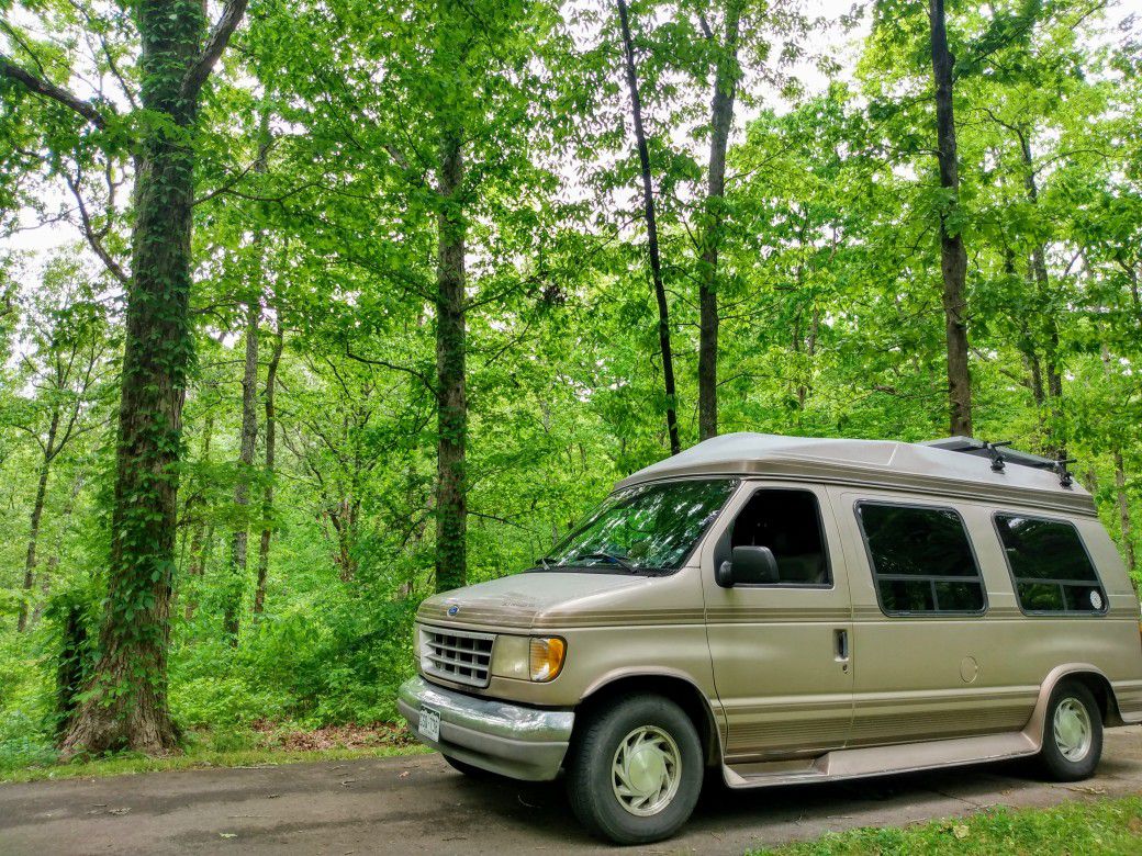 1994 Ford E150 Camper Van Build (With Solar+Inverter+Batteries)