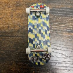 32mm 8three8 Fingerboard Deck With Slightly Used Dynamic trucks And Used Piro Wheels (no Wheel Bite Or Flat spots)