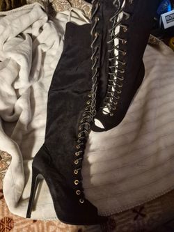 Hi to thigh boot