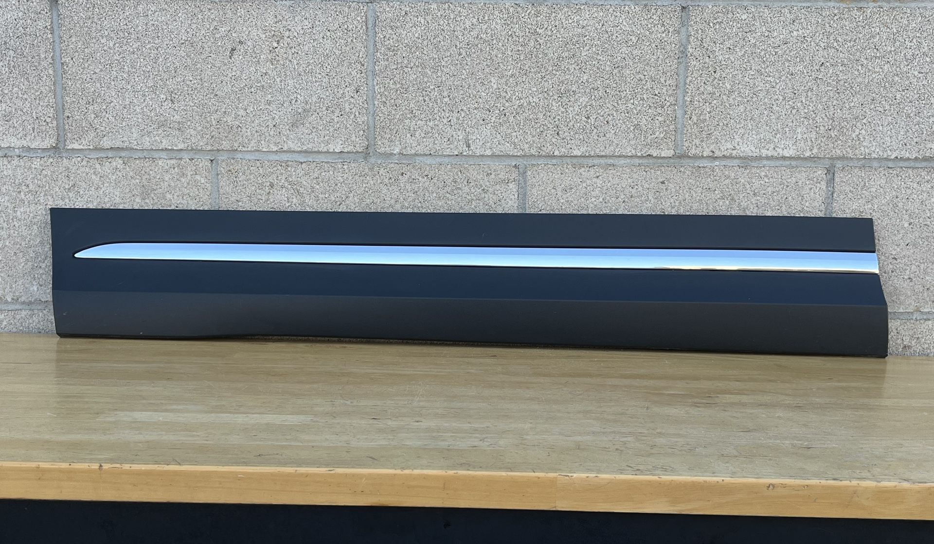 2020-2023 MERCEDES GLA FRONT LEFT DRIVER SIDE DOOR MOLDING TRIM OEM