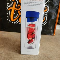 Asobu Flavour It, 20 Ounce Glass Water Bottle With Fruit Infuser Blue