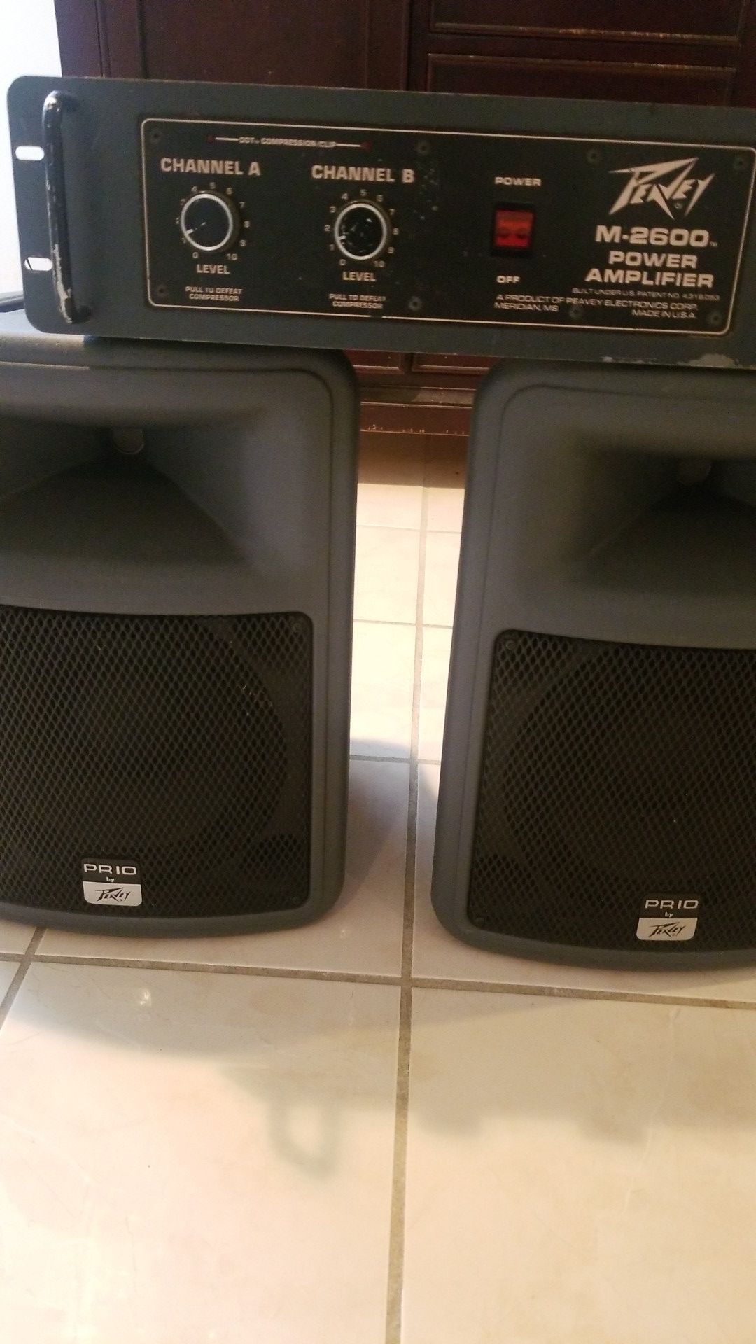 Peavey amplifier and speaker for dj