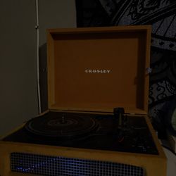 Crosley UO Exclusive Velvet Voyager Bluetooth yellow Record Player