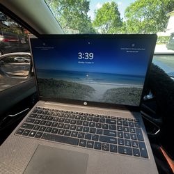 HP WINDOWS 11 W/ CHARGER