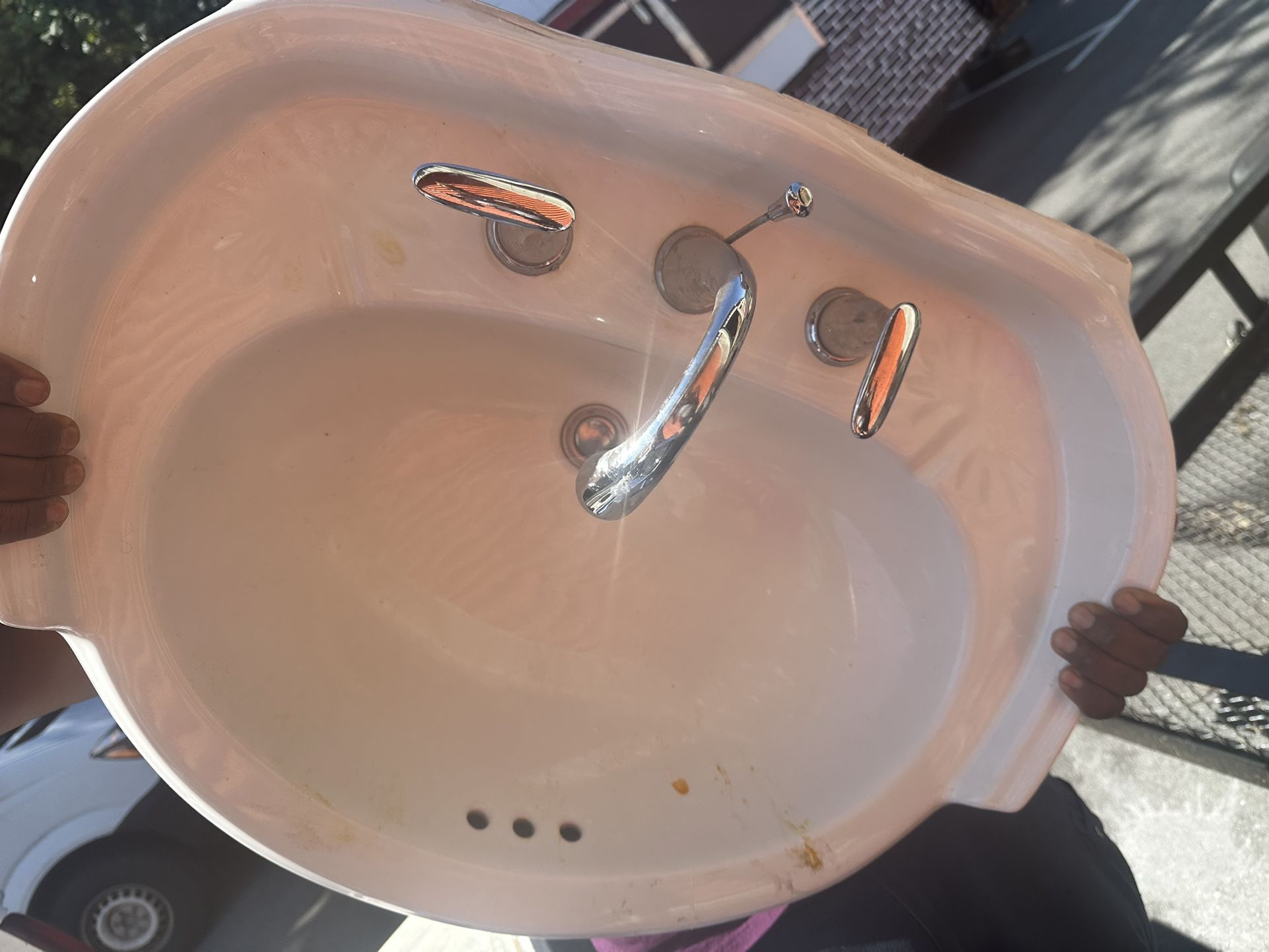 Pedestal Sink