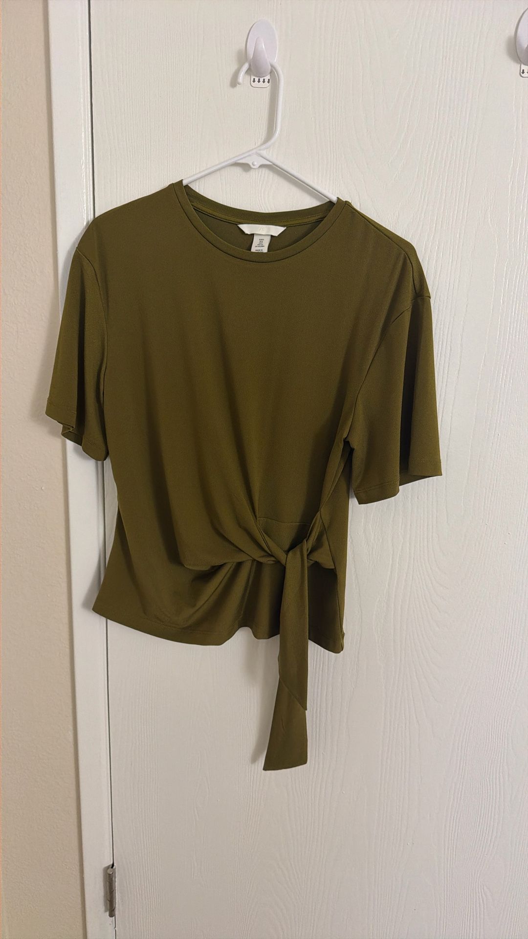 H&M Tie detail top