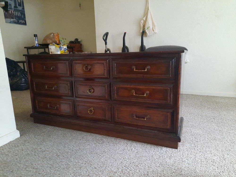 Broyhill Cherry Wood Queen Dresser