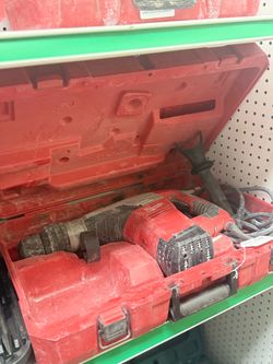 Milwaukee tools rotary hammer
