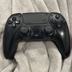 Black ps5 controller