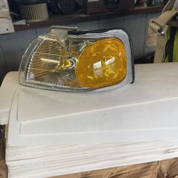 96-99 Ford T-Bird Taillight