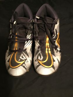 Nike boys cleats size5