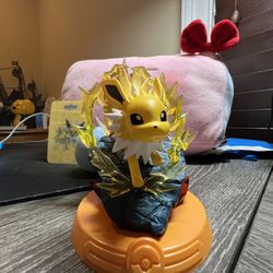 Jolteon Figure Pokemon 