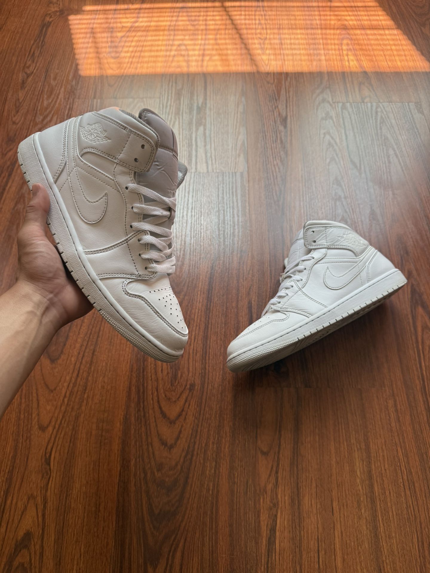 Jordan 1 Mid Triple White