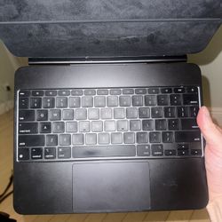 iPad Pro 13 Inch Magic Keyboard 