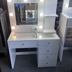 Vanity Chica Vanity Small 
