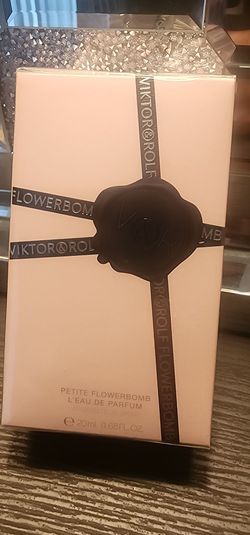 The Viktor & Rolf Petite Flowerbomb Eau de Parfum