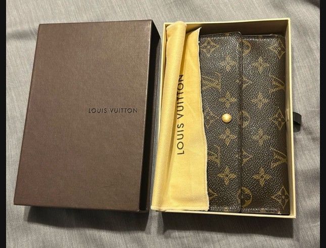 LV Wallet