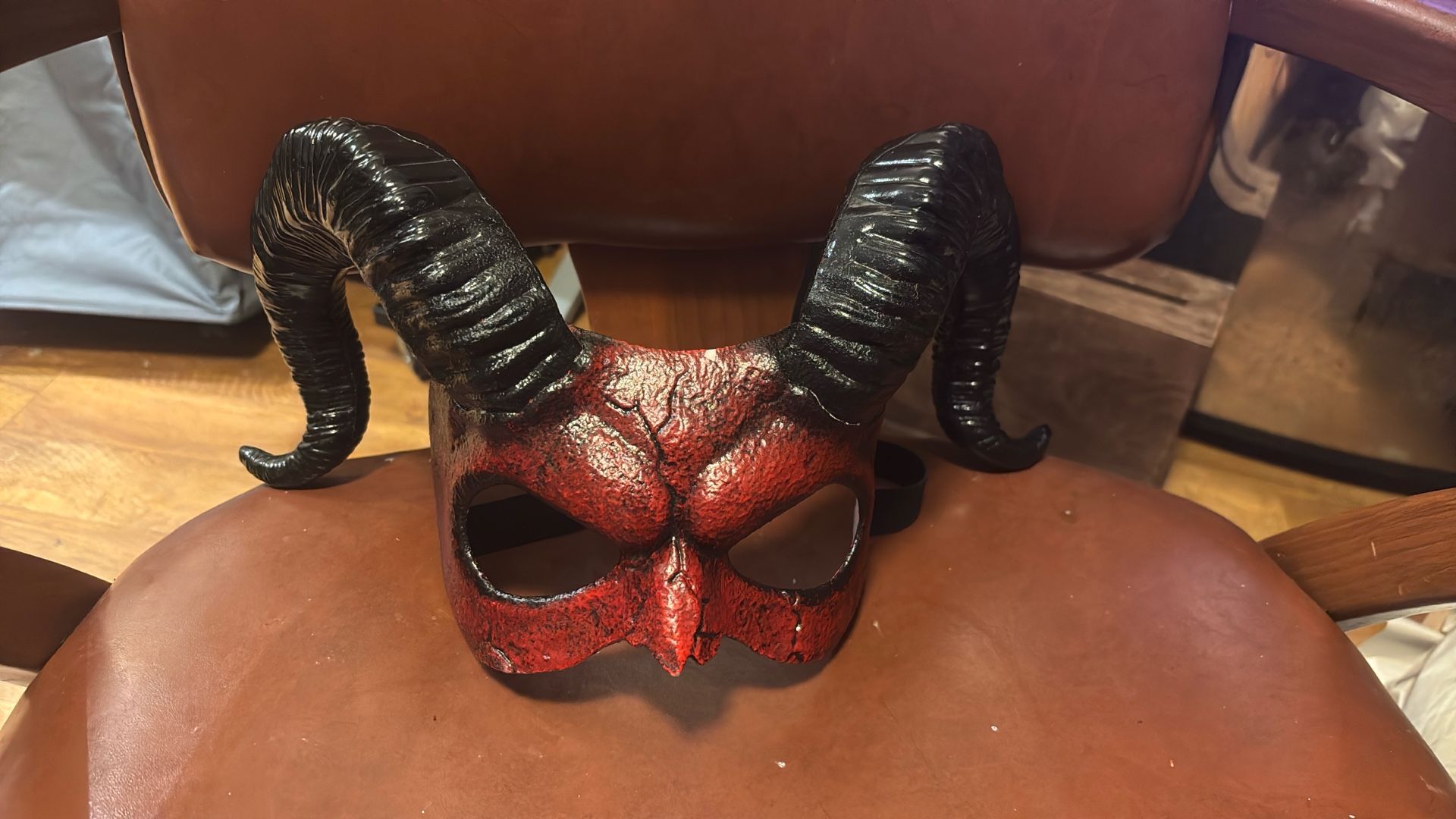 Halloween Demon Devil with Back Twisted Horns Masquerade Party Mask Bloody Red