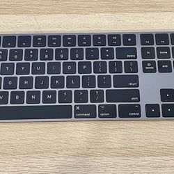 Apple Magic Keyboard second Generation EXCELLENT CONDITION