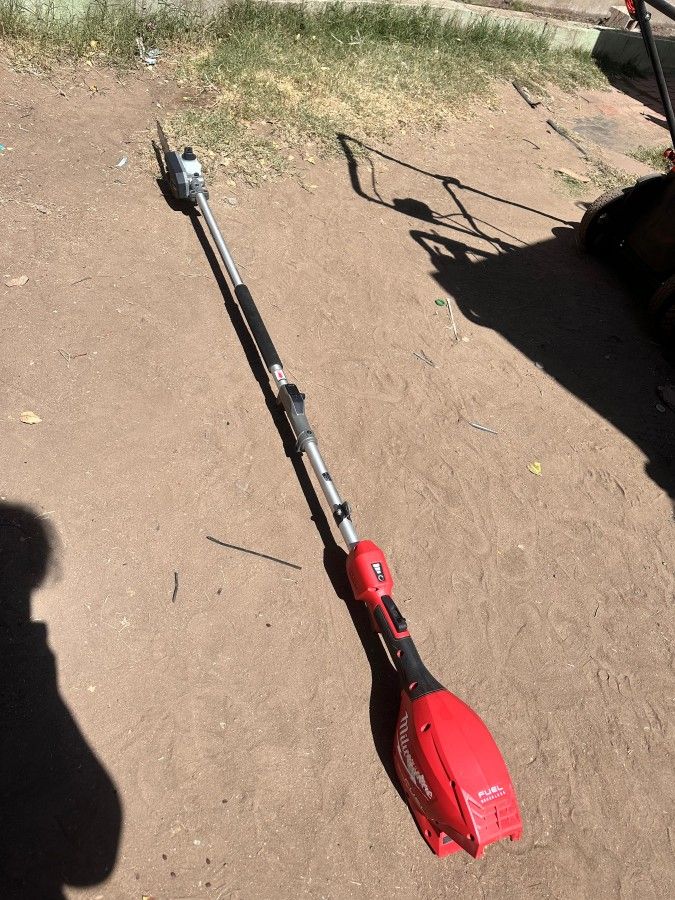 Milwaukee
M18 FUEL 18V Cordless Brushless Battery-Powered Powerhead with Pole Saw Attachment - No Battery or Charger