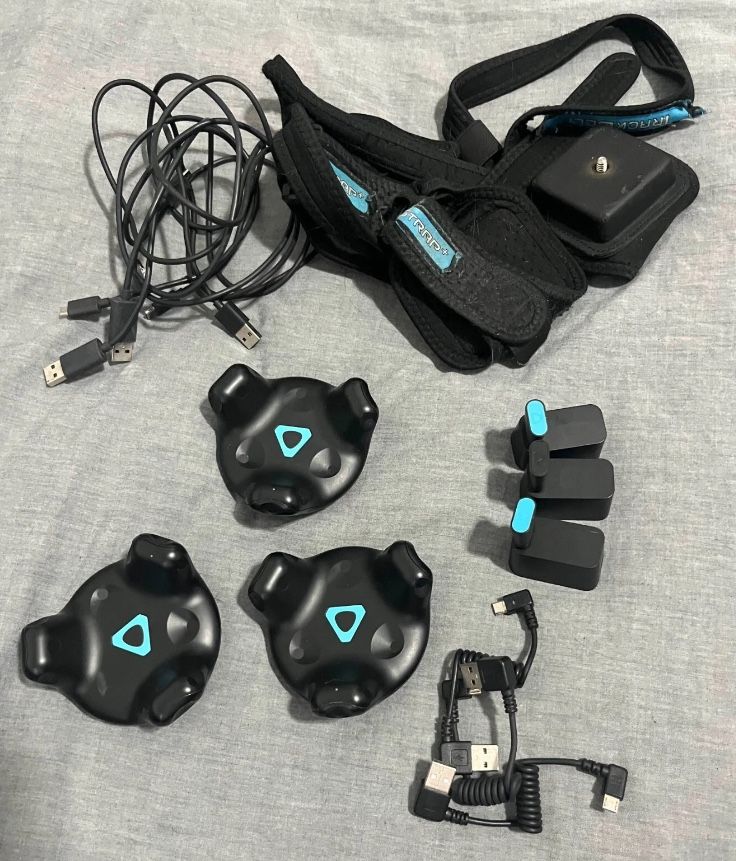 3 HTC Vive 2.0 Trackers and 3 Trackstrap+ for VChat VR Full Body Tracking Set