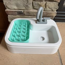 Lovevery Kids Play Sink 