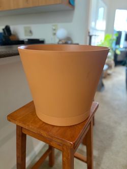 15 in Orange Plastic Plant pot with Drainage attached