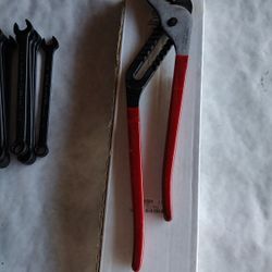 Proto 16" Channel Lock