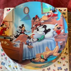 Walt Disney Mickey Mouse "Through the Years" Collectors 8.25” Plate in Original Box (
