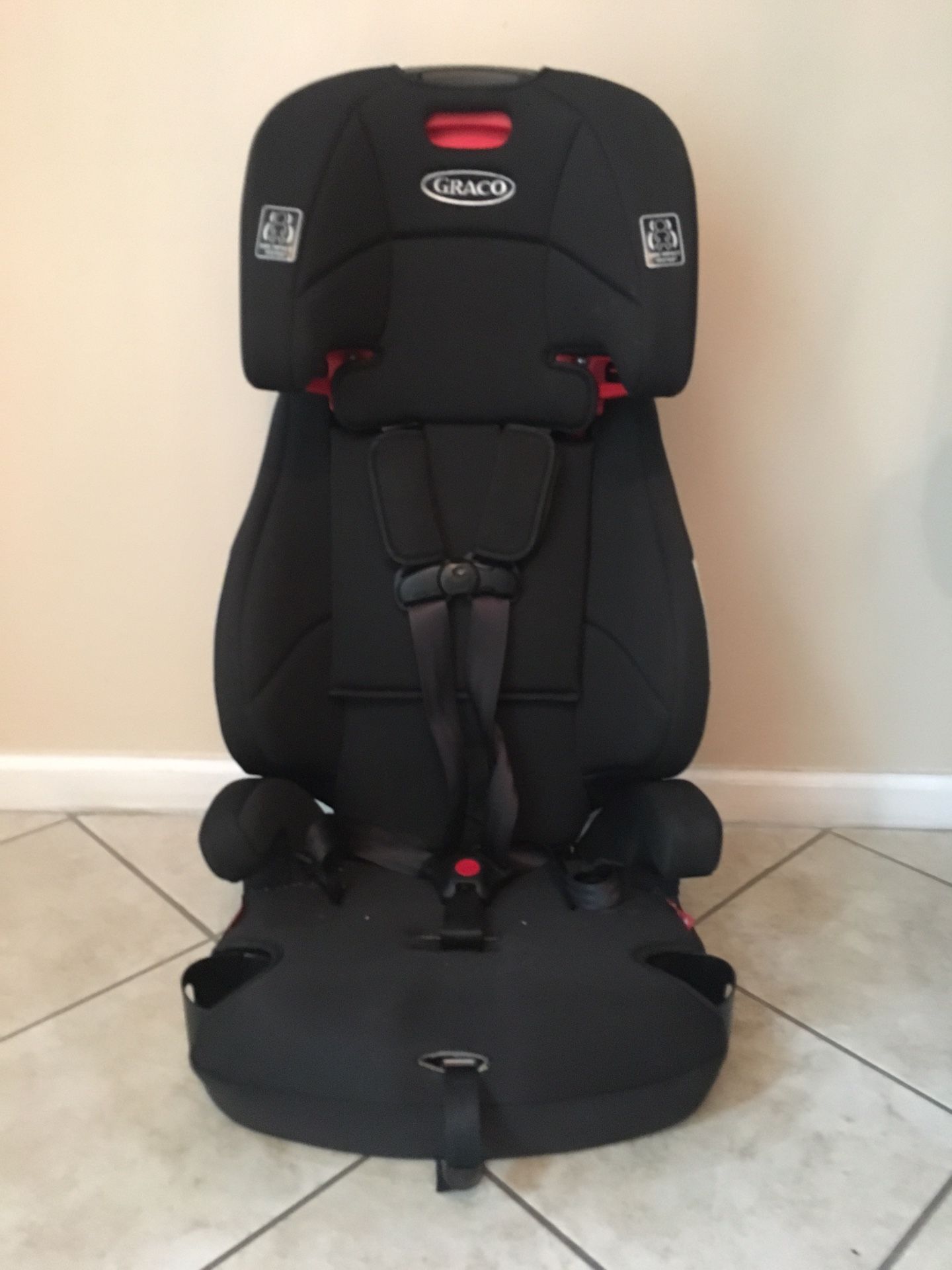 car seat / booster