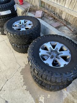 Ford F-150 rims and 35x12.50r18 tires