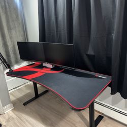 Arozzi Gaming Desk